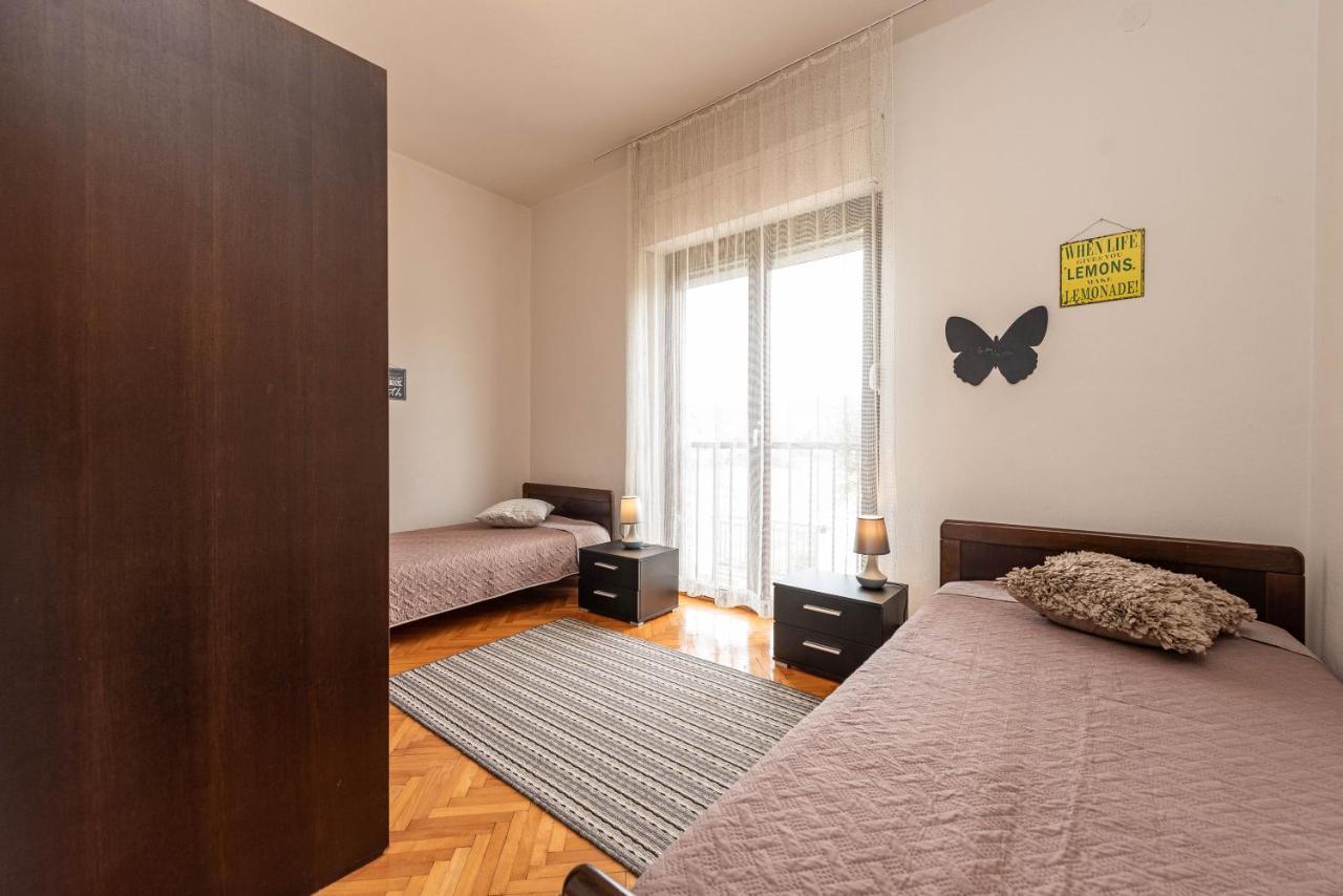 Beachfront Apartment Lostura Turanj Dış mekan fotoğraf