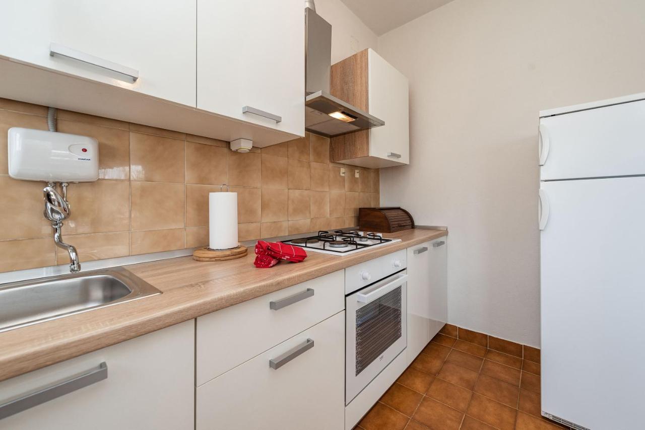 Beachfront Apartment Lostura Turanj Dış mekan fotoğraf