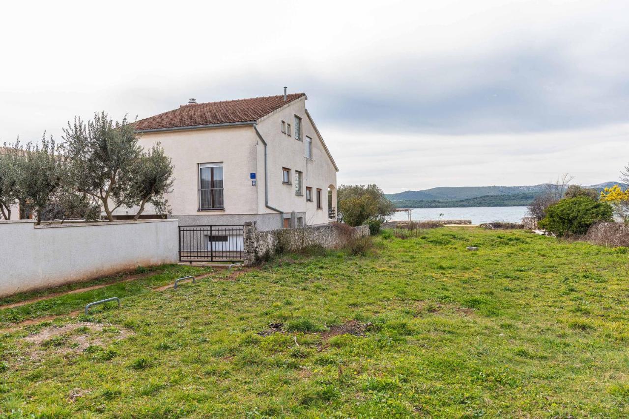 Beachfront Apartment Lostura Turanj Dış mekan fotoğraf