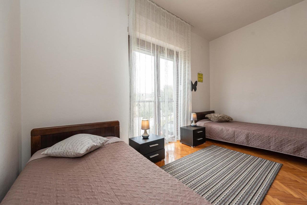 Beachfront Apartment Lostura Turanj Dış mekan fotoğraf